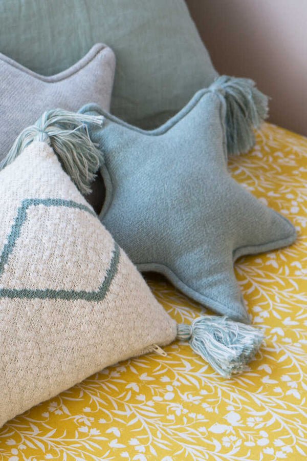 Lorena Canals | Knitted cushion Twinkle Star - Bubba & Me