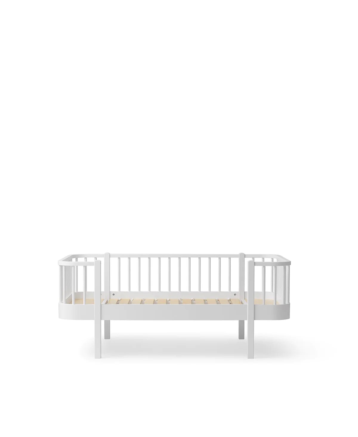 Oliver Furniture | Wood Original Junior Day Bed in White - Bubba & Me